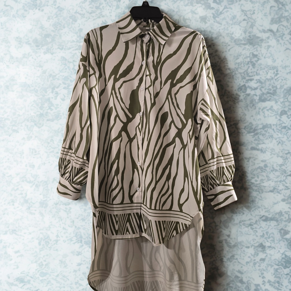 Green and White Patterned Button-Up Shirt